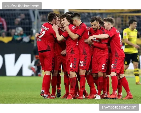 莱比锡主场为俱乐部成立17周年举行特别纪念仪式 莱比锡主场为俱乐部成立17周年举行特别纪念仪式