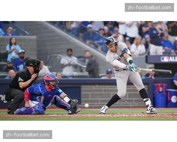 MLB开幕周：教士队客场延长赛10局8-7险胜巨人，新援外野手首打席开轰