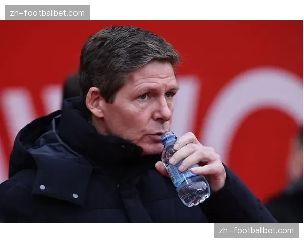 专访水晶宫主帅格拉斯纳:解释其3-4-3体系中的边中卫前插战术